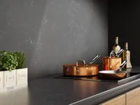 Кварцевый агломерат Black Perlino
